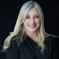 Roberta Dias Email & Phone Number