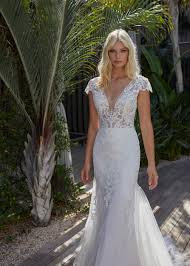 Wir begrüßen sie als leser auf unserem testportal. Modeca Natasha Brautkleid Bei Lin Riehl Das Hochzeitshaus