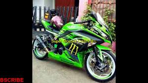 Sementara cat hitam bersemayam di sisi bodi, bersama angka 250, ninja dan. Modifikasi Difikasi Ninja 250 Fi Abs Hijau Keren Youtube