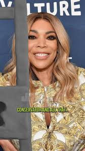 🧐 Don Lemon touches