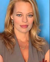 Jeri Ryan “7 of 9”