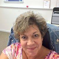 Karen Clugston's Instagram, Twitter & Facebook