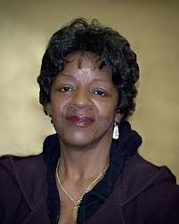 Essie Randolph's Instagram, Twitter & Facebook