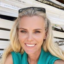 Deb Parker's Instagram, Twitter & Facebook