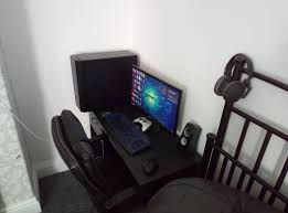 Tiny Desk Battlestation Or I Should Have Bought A Mitx Battlestations