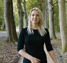 Onderwijs, wetenschap en commissie van de werkwijze. Femke Merel Van Kooten Arissen Wikikids