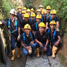 Capacitaciones en seguridad y salvamento minero tabla no 4. Un Mundo Sin Servicios Financieros 1 Arm