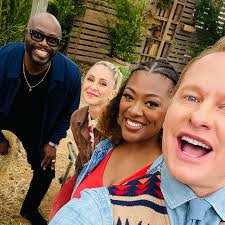 mastercheftd with the #BBQBrawl cameo tonight creates the Monday night  #BobbysTripleThreat mashup you've always wanted 🔥🔥🔥 Tune In!!! 9pm ET  @foodnetwork & @streamonmax