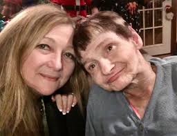 Please keep praying for my aunt Peggy, it's so bad they can't do surgery,  we're waiting to see what kind of treatment she will have 😪