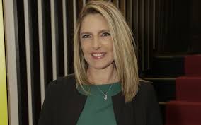 Paula Marcelo, viúva de Camilo de Oliveira, muda de vida e agora trabalha  num hospital
