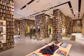 La célèbre créatrice sonia rykiel a inauguré sa nouvelle boutique entièrement consacrée à sa gamme sonia by sonia rykiel. Pin On Fashion