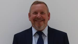 United Trust Bank hires Lomax as bridging BDM