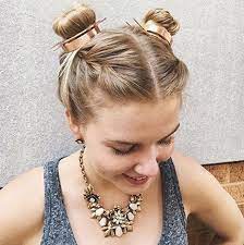 Mono Doble Space Buns Two Buns Hairstyle Double Buns Hairstyle Vintage Hairstyles