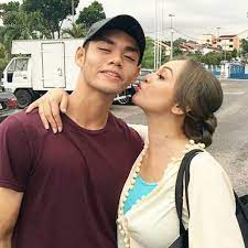Episod mhlifestyle menampilkan aktres, jasmin hamid menegaskan sisi peribadinya hanya keluarga yang tahu. Foto Anak Jasmin Hamid Yang Kekar Undang Perhatian Netizen Offer Nak Jadi Menantu