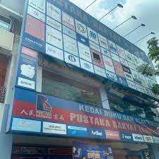Explored prima sri gombak for breakfast with one of my best friends, hyder! Pustaka Rakyat Bookstore In Batu Caves