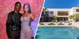 Kylie jenner lives in a massive mansion in hidden hills, california. A Look At The Kardashian Jenner Homes Kardashian House Photos 2020