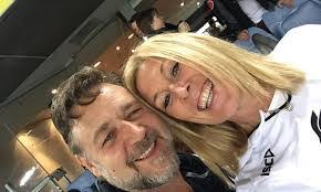 Julie Burgess's Instagram, Twitter & Facebook