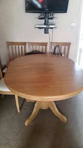 Expandable dining tables are always good to have in the house. Solid Oak Extending Dining Table And 4 Chair In Nr31 Yarmouth For 175 00 For Sale Shpock