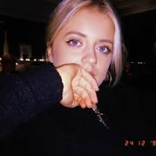 Stream Sophie Baxter music