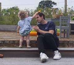 He has been ranked world no. Andy Murray Gives Fans A Rare Glimpse Of Family Life With His Two Daughters Daily Mail Online
