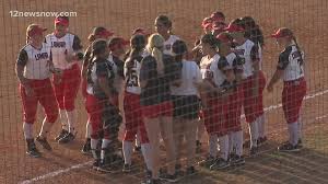 LU softball drops series opener to rival McNeese