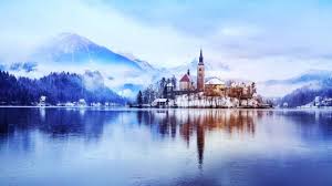 Sunt multe posibilitati de plimbare prin padure, peisajele sunt frumoase, aerul curat. Foto Cele Mai Frumoase DestinaÈii De IarnÄ Din Europa Tv8 Md