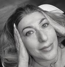 Liz Leal (@lizdidmybrows) • Instagram photos and videos