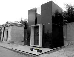 Arquitectura Eterna Panteon Familiar Disenado Por A Cero Mausoleum Architecture Cemetery