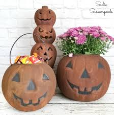 Plastic Pumpkins As Primitive Halloween Decor With Rust Effect Paint In 2020 Primitive Halloween Decor Plastic Pumpkins Crafts Primitive Halloween Crafts