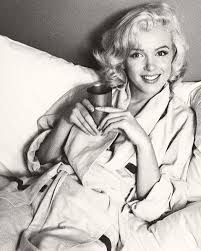 Michael jackson smile ft marilyn monroe. Some Old Photos On Twitter Marilyn Monroe Smile Http T Co Aplaxdcetl