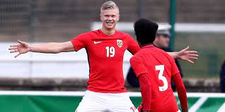 Erling haaland taking a penalty is exactly what you think it would be like(: Under 20 World Cup Salzburg Starlet Haaland Scores Nine Goals As Norway Break Records Against Honduras Goal Com
