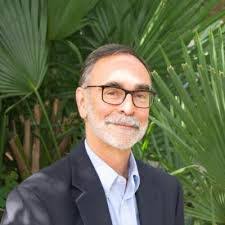 Steven Beach's Instagram, Twitter & Facebook