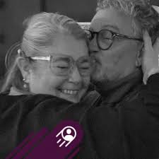 Homemade Tomato Passata... liquid gold, Italian Style!🇮🇹🍅 Fresh, ripe  tomatoes… transformed into the heart of Italian cooking. This isn't just a  recipe—it's a tradition. In Italy, making passata is a family ritual,