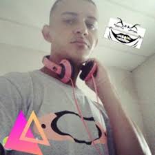 Listen to SE EU TOMAR MAIS DOIS EU DECOLO.mp3 by WILLIAM LACOSTE 🇫🇷🐊 in  É OS GURI PAI 2022 , 😃 playlist online for free