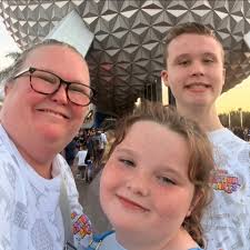 Can you buy power-up bands for Super Mario World without staying at a hotel  and how to set them up?