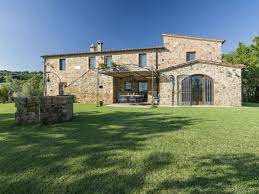 villa brigitta ancienne et belle maison de campagne avec jardin et piscine region de montalcino maison espagnole maison de vacances belle maison