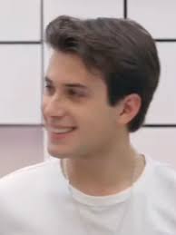 Edit de Alejandro con Sabrina de Fondo