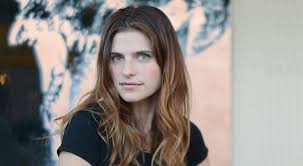 Ben and cameron work on starting a fashion company, while enjoying their lives in the greatest city in the world. Lake Bell Height Weight Measurements Bra Size Shoe Biography