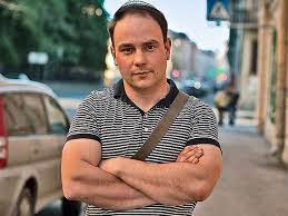 Далее задержанный будет доставлен в. Andrej Pivovarov Nazval Dumskie Vybory Edinstvennoj Prichinoj Ego Zaderzhaniya V Peterburge Rosbalt