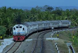 Doi jawabnya sih dia tuh orang yang pengen belajar hal baru constantly dan dari startup sebelumnya, dia udah belajar banyak hal yang berguna buat pekerjaan dia ke depannya, dan sambil ngejelasin juga kalo dia tuh willing to learn new things di corporate yang belum dia dapetin di. 9 Fakta Kereta Api Ini Pasti Belum Pernah Kamu Tahu Ge News