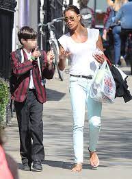 Melanie, 43, made a special appearance on daybreak on. Melanie Sykes And Jack Cockings Return From Honeymoon And She Flashes Wedding Ring On School Run Irish Mirror Online