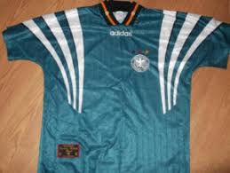 Adidas dfb deutschland home minikit em 2021. Das Grune Deutschland Trikot Von 1990 Bis Heute 2018