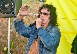 A dupla lucas e matheus tinha mais de 25 anos de carreira e uma longa trajetória na europa. Morre O Cantor E Compositor Leo Canhoto Que Fez Dupla Com Robertinho Gzh