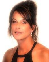 Sarah Troxel's Instagram, Twitter & Facebook