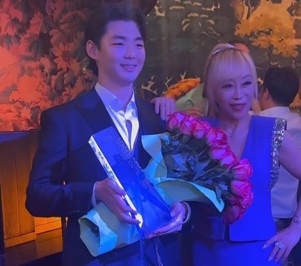 Korean bass wins second prize at Sumi Jo International Singing Competition  | Aju Press