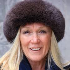 South Cameron High Class of 1970! Some of your classmates are attempting to  have a reunion. We have only had ONE in 1980. We are in the planning  process are are looking