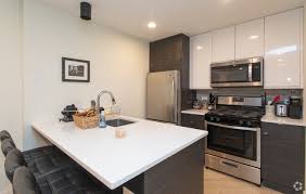 Punk music clubs, retro diners, fitness centers, baseball, nightlife and boystown all converge. Lakeview Apartments For Rent Chicago Il Apartments Com