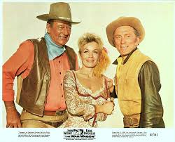 A sa sortie, il décide de se venger avec l'aide d'un tueur à gages engagé par pierce pour le tuer. La Caravane De Feu Une Bible Et Un Fusil John Wayne Dans Tous Ses Etats En Blu Ray Et Dvd