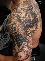The best shoulder tattoos can be awesome, stylish, and meaningful all at the same time, especially when the design gives your shoulder, arm, back and chest a badass look.fortunately, because there are so many cool shoulder tattoo ideas, guys have a number of unique tattoo designs and styles to choose from. Top 59 Shoulder Tattoos For Men 2021 Inspiration Guide