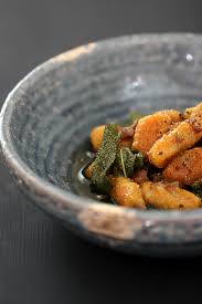 Rezept Fur Kurbisgnocchi In Salbeibutter Mit Maronen Vegetarisch Und Gelingsicher Angstgegner Mit 7 Tips Zum Sieg Rezepte Maronen Und Kurbis Gnocchi